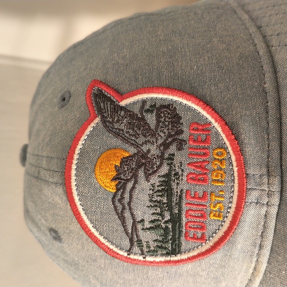 Eddie Bauer cap in fantastic condition - Picture 3 of 7